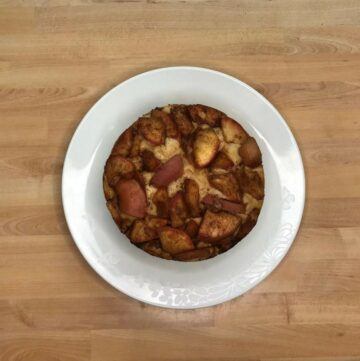 Instant pot apple and cinnamon cake